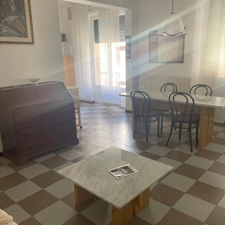 Central Home Специя Экстерьер фото