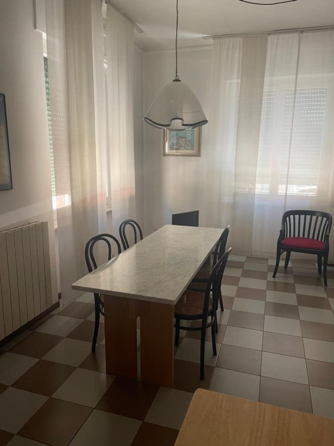 Central Home Специя Экстерьер фото